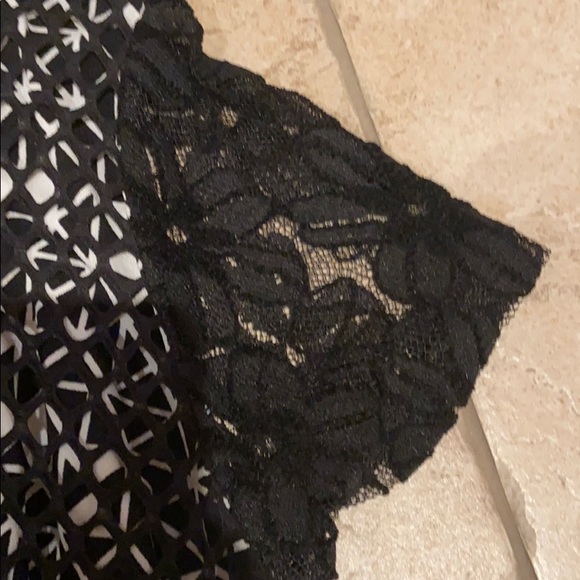 Women’s Dress - Picture 3 of 4